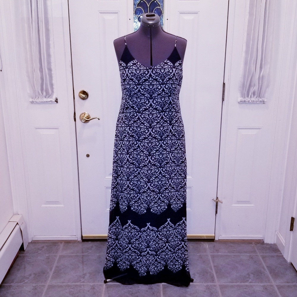 **Sale**  Navy & Beige/Cream Maxi Dress Large